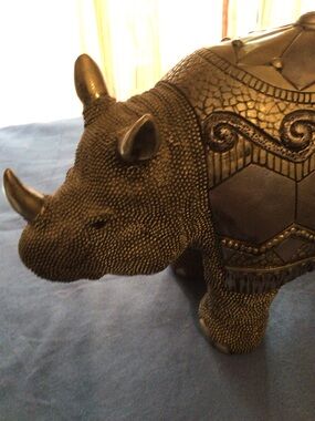Ornate silver tone Rhinoceros fiqurine, lots of detail in the metal